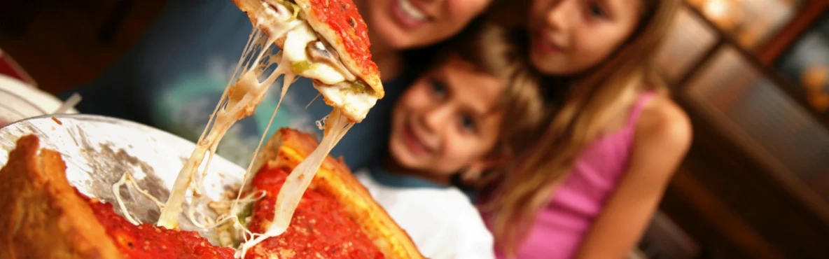 Dining at Lou Malnati’s: Chicago’s Deep-Dish Icon