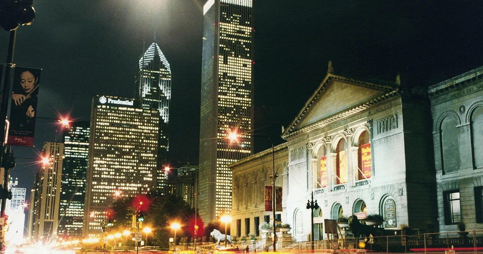 Shopping & Dining at Magnificent Mile